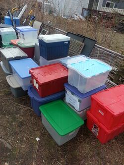 Large totes with lids 5each FIRM