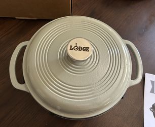 Lodge 4.5 Quart Desert Sage Enamel Cast Iron Dutch Oven