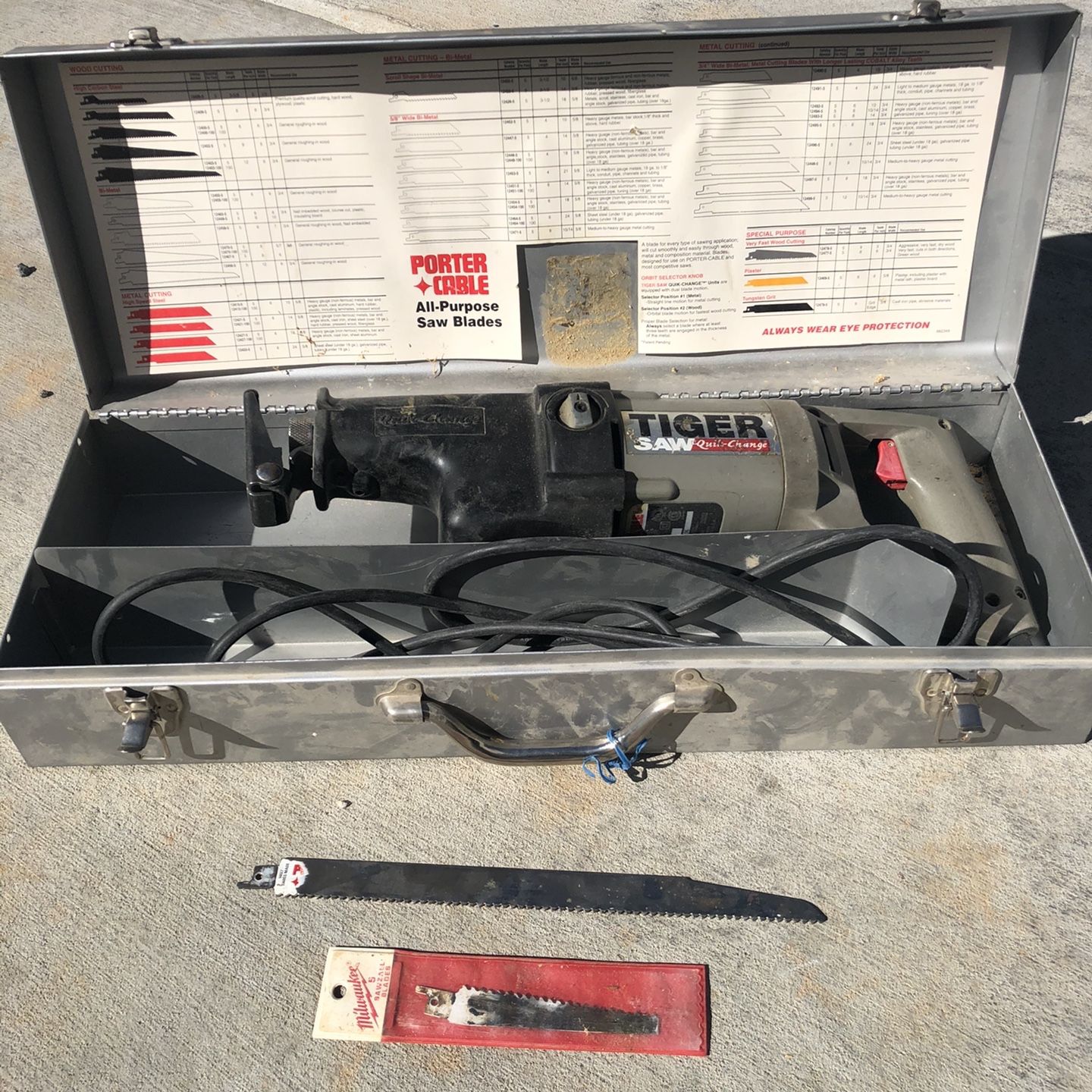 Porter Cable Tiger Saw Model 737 With Case And 2 Blades