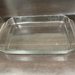 Large 4 Quart Pyrex Casserole Dish