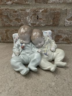 Lladro “Little Dreamers” Figurine 5772 for Sale in Aurora, IL