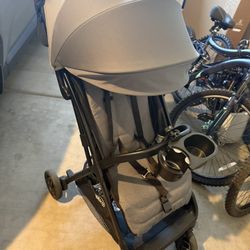 Foldable Stroller/ Carruaje Doblable 