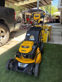 DEWALT
21 in. 196cc E-GOV Engine 3-in-1 Gas RWD Self-Propelled Lawn Mower with High Rear Wheels