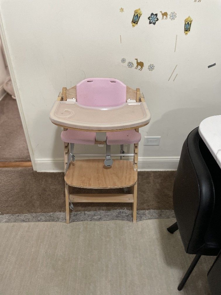 Cowiewie Natural Wooden High Chair for Babies & Toddlers 3-Tier Remove Adjustable Tray and Highchair with Cushions, Easy to Clean, Portable. (Pink)