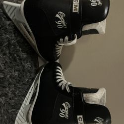 CCM Youth Ice Hockey Skates - Size 3