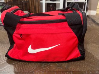 Medium size Nike duffel bag