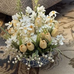 Tulip Centerpiece In Blue Vase