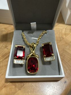 S.A.L Swarovski Vintage Earring And Necklace Set