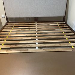 King Bed Frame — Like New! Draper Brown King Wood Platform Storage Bed