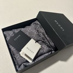 Women’s Gucci Scarf
