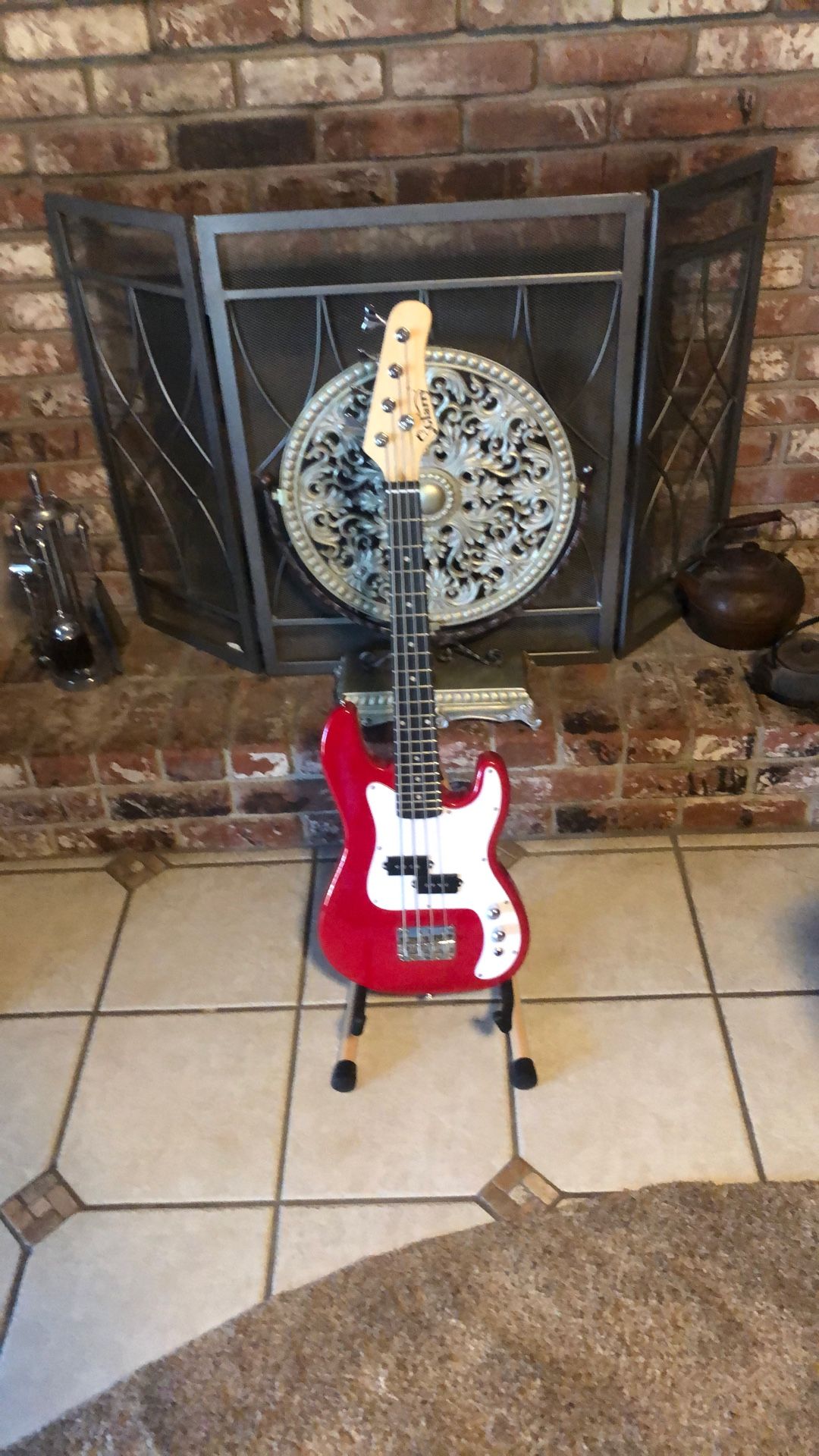 Red Hot Mini Bass Guitar  {Small Hands Beginner Bass} Includes Small Bass Amplifier And Guitar Cord ♠️ 