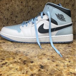 Air Jordan 1 mid SE just got them there size 13 men’s 