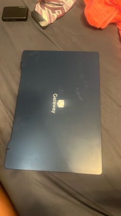 Gateway ultra slim laptop(with charger)
