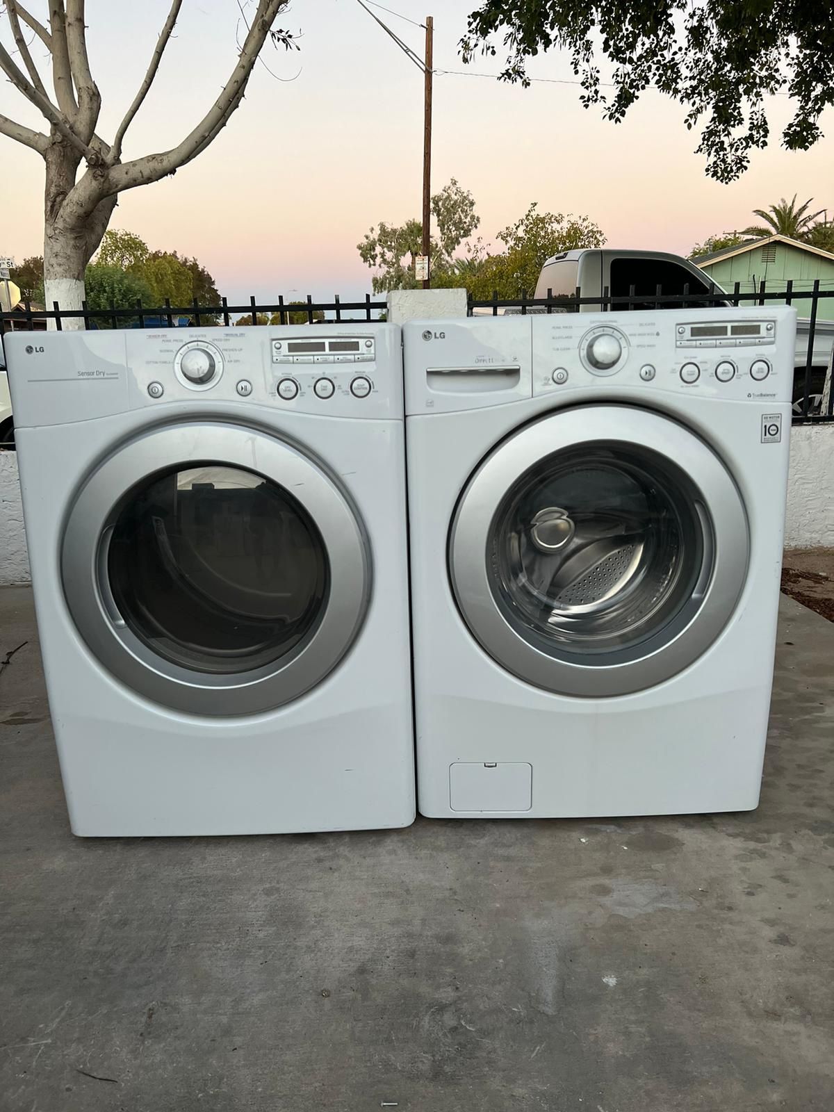 LG Electric Washer And Dryer Set