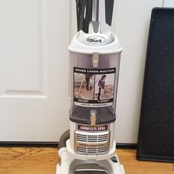 SHARK NAVIGATOR VACUUM CLEANER WITH AMAZING WATER SUCTION   , 