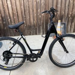 Specialized Roll Low Entry Comfort Bike