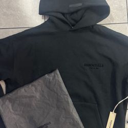 Essential hoodie Black