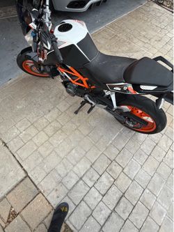 KTM Duke
