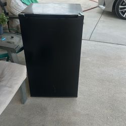 Hisense Mini Fridge 