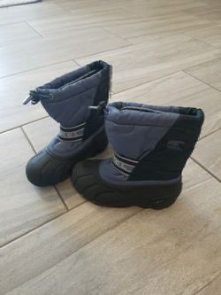Boys sorel snow boots size 12