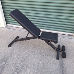 Adjustable weight bench

