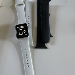 Apple Watch Series 3 38 Mm With White And Black Bands