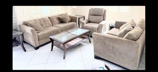 Please Make a Cash Offer for Living Room Set – Sofa, Loveseat, Recliner & Coffee Table