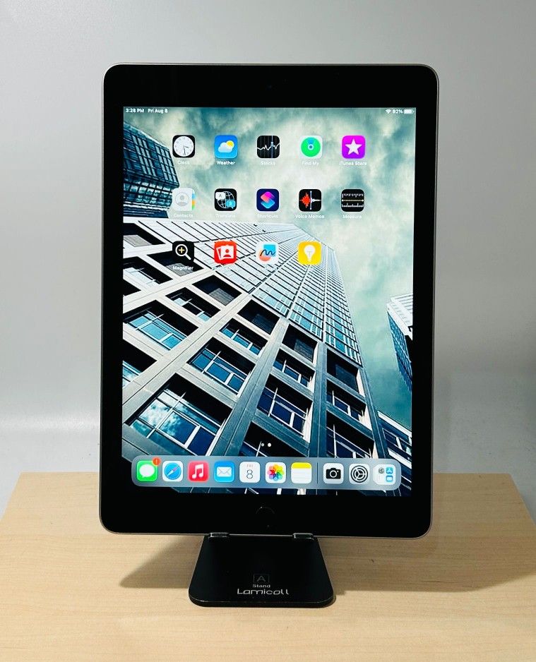 Apple iPad 5th Gen 32GB iOS 16 Fully Functional