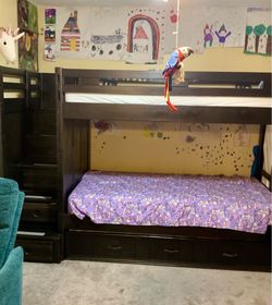 Bunkbeds w/Stairs & Trundle NO Mattresses