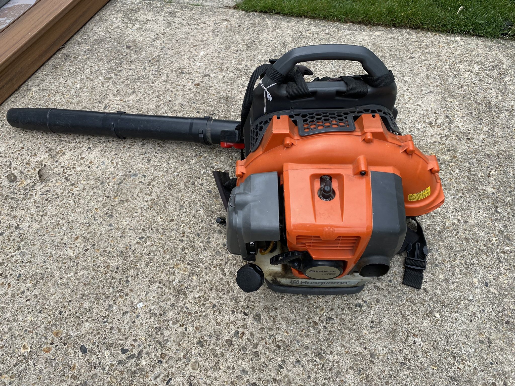 Backpack leaf blower