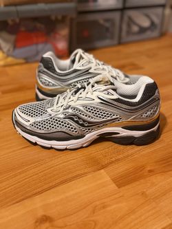 Saucony ProGrid Omni 9 “Silver/Gold” Mens size 9