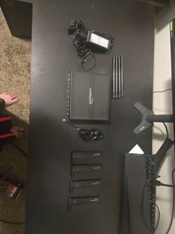 Cradlepoint Router with Accessories