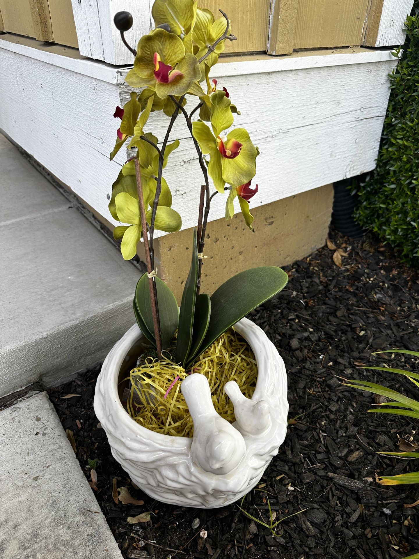 Outdoor Ceramic Bird Planter Pot With Faux Plant 