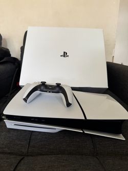PS5 Slim 1TB Disc Edition – Like New / Mint Condition
