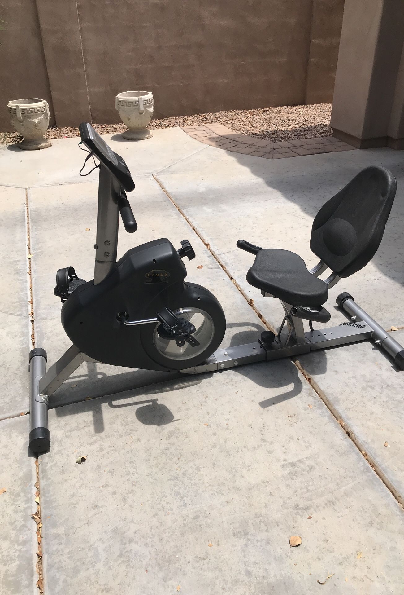 Linex recumbent exercise bike