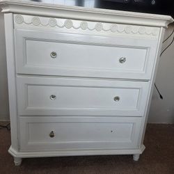 2 Cabinet Dresser