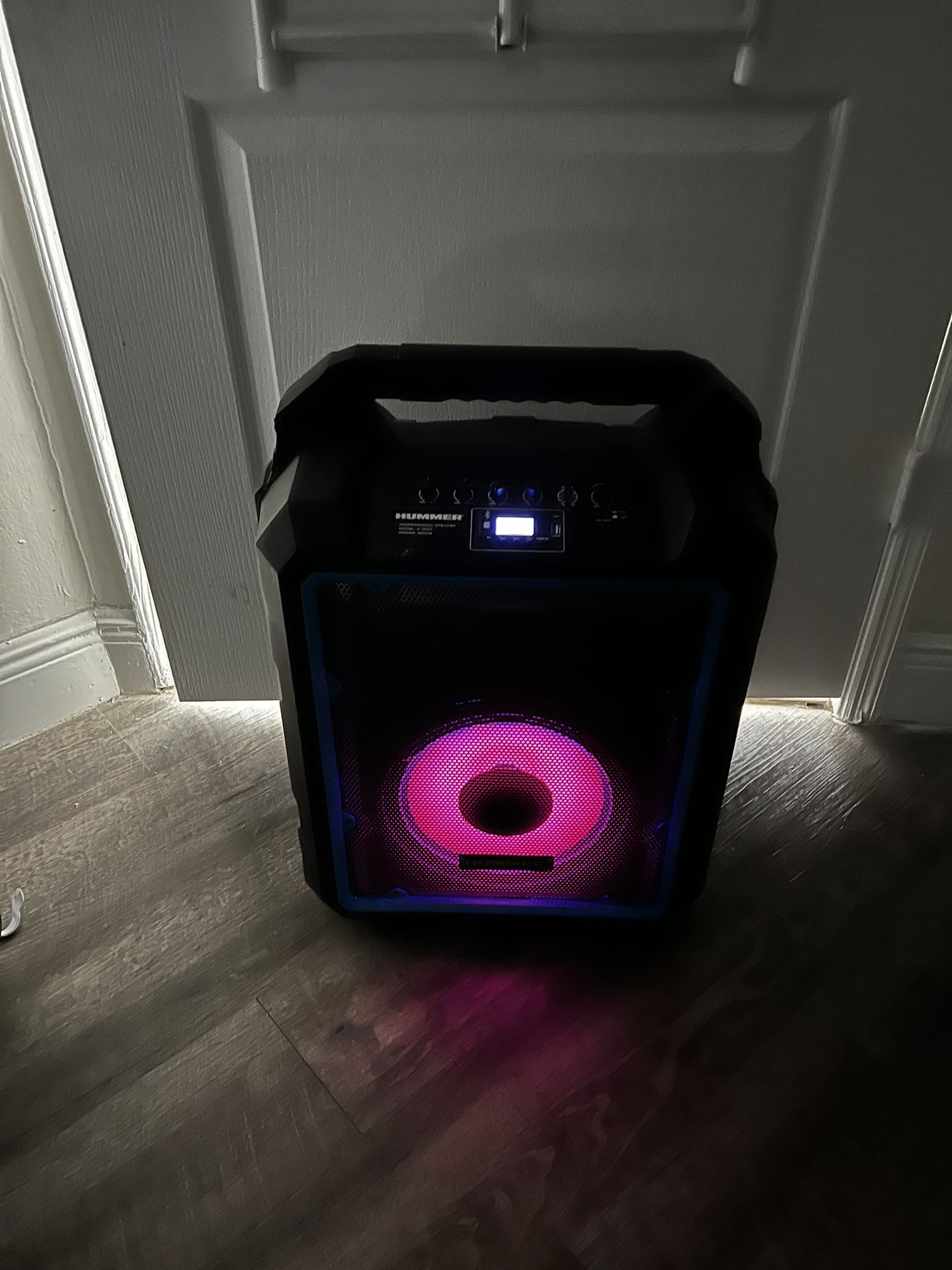 Hummer A 1200 Speaker Great For parties/karaoke