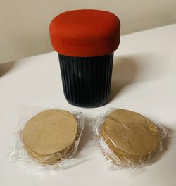 Aeropress go travel coffee maker + filters 