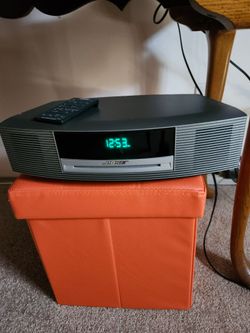 Bose AMFM CD Alarm Clock Radio Tuner w/ Remote