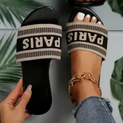 NWOT Rouge Helium Women's Shoes