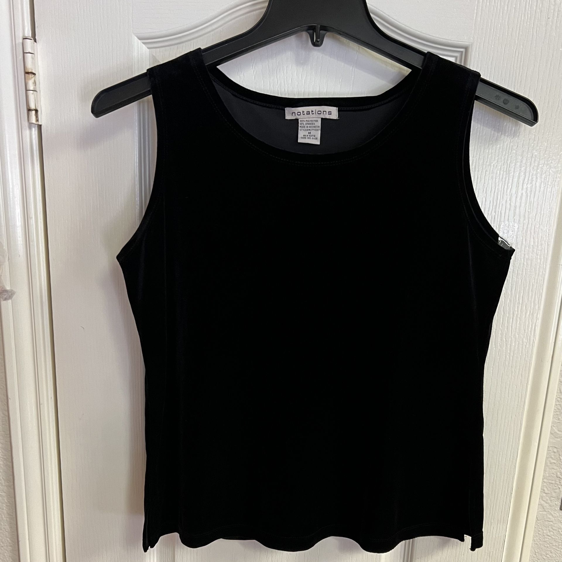 Woman’s lined Tank Top Sz Medium