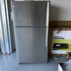 Whirlpool Refrigerator - Brand new 