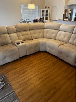 White vinyl reclining couch