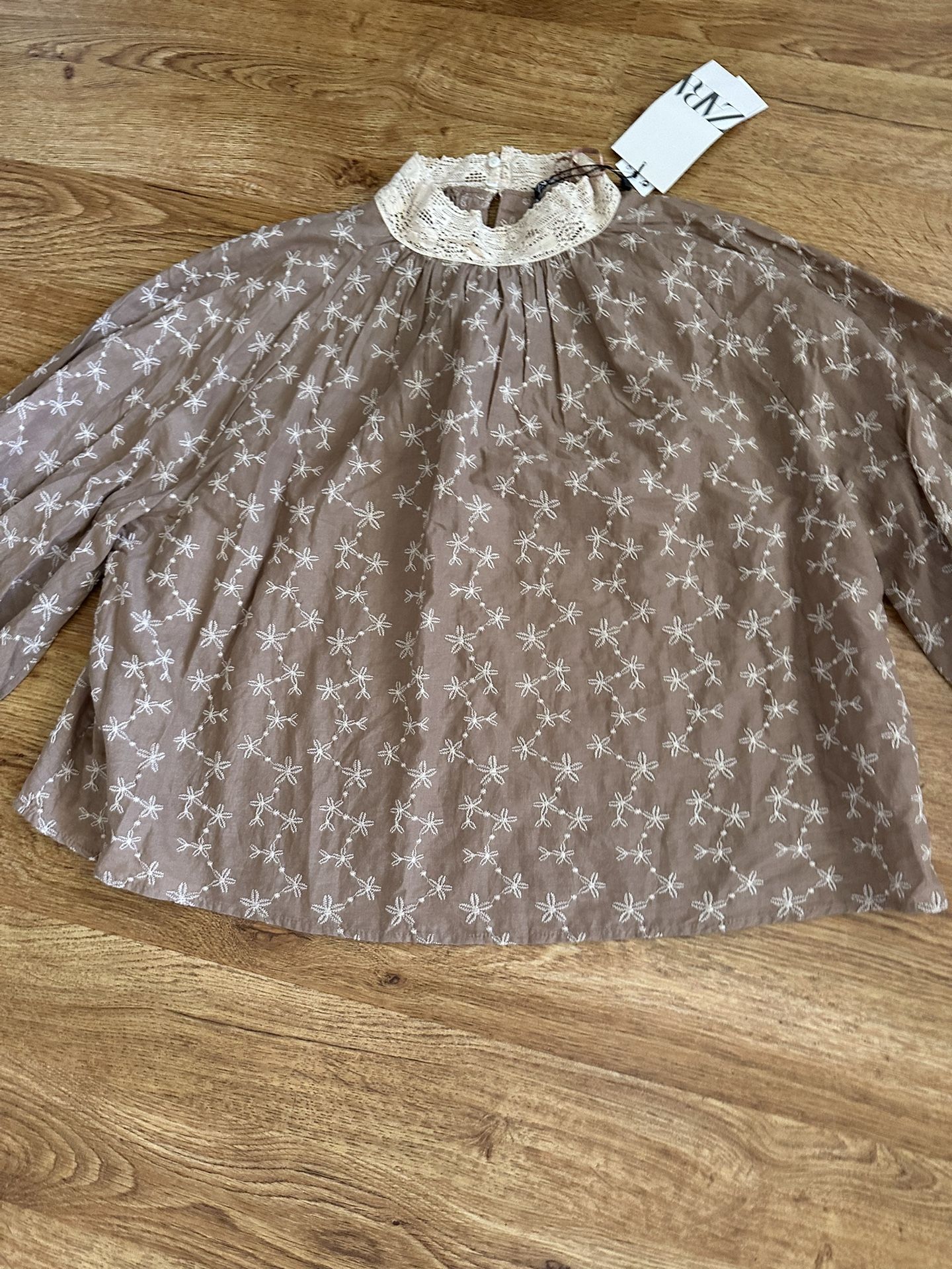 New! Zara Tan Cream Top Medium 