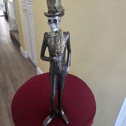 Gothic Skeleton Gentleman Figurine - Gold & Silver Accents