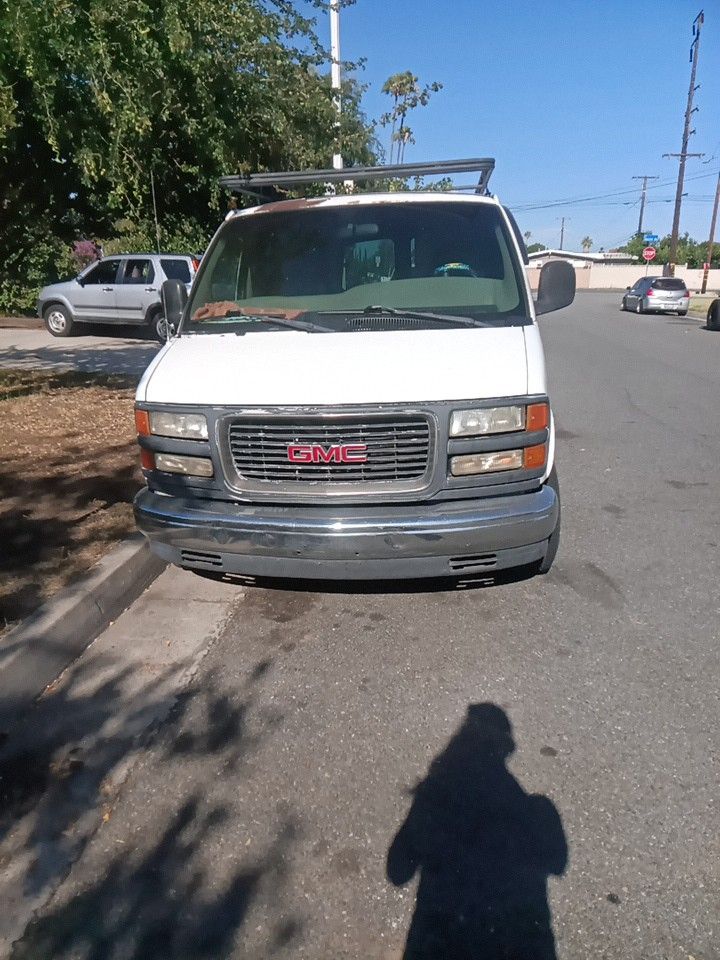GMC Savanna 3500