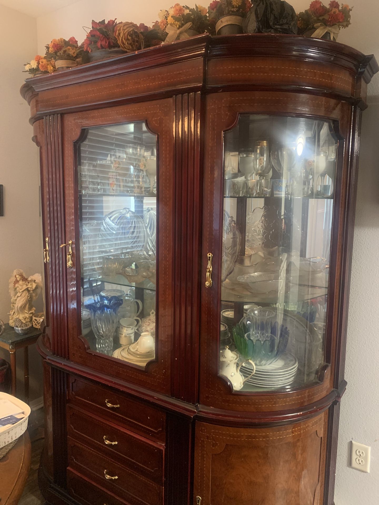 China Cabinet ( Items Inside Not Included)