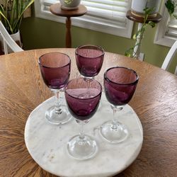 Glassware/Wine Glasses 