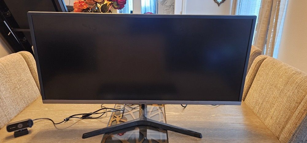 Used Samsung 34" Monitor