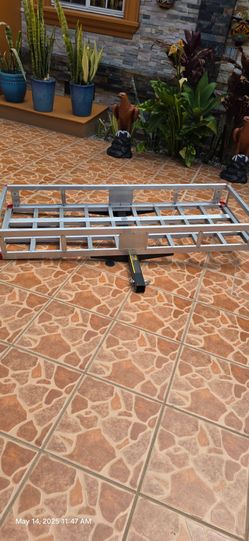 Hitch Aluminum  Cargo